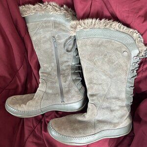 The North Face Gray Suede and Primaloft Back-Lace Side-Zip Boots Size 9